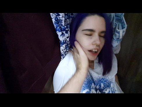 ❤️ Xwişka min di dolabê de dît û alîkariya wê kir ❤️❌ Vîdyoyê porno li porno ku.kutjeporno.ru ❤